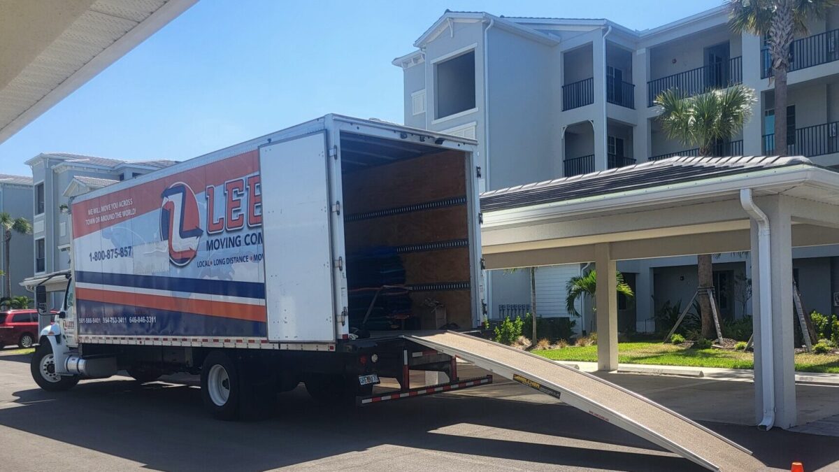 Moving Truck delivering a move in Tampa, FL
